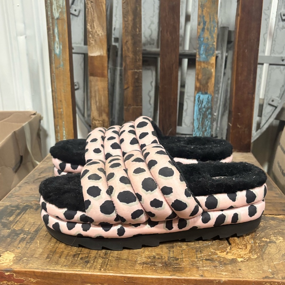 UGG Maxi Puft Bubble Slide Cheetah Print Women's Sandals US9 Pink Scallop $130
